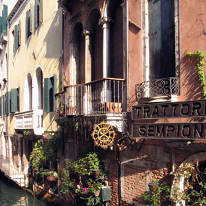 ESSENTIAL EUROPE   GLOBUS