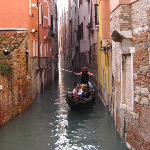 A TASTE OF ITALY   GLOBUS