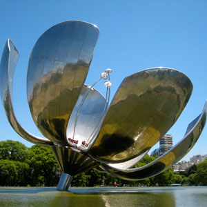 SOUTH AMERICAN ESCAPE WITH SANTIAGO GLOBUS